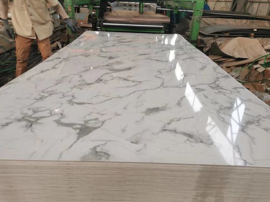 Koil Aluminium yang telah dicat/dilapisi warna untuk bahan bangunan yang kuat dan ringan