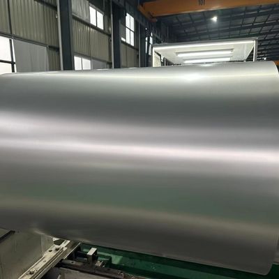 Berbagai Warna Lembar Aluminium Lapisan Warna Ral & Pantone Prepainted Coil Aluminium 0.50mm Tepi 1250mm Lebar Untuk Bangunan