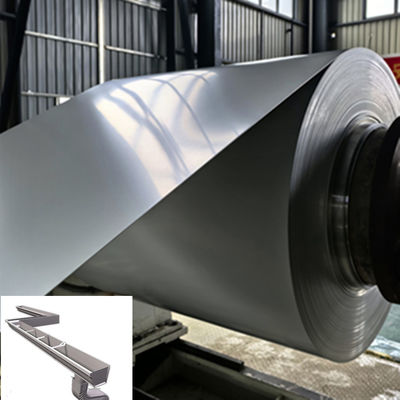 Paduan 3105 Ral 7035 Warna Abu-abu 26 Gauge 0,45mm Ketebalan 350mm Lebar PE Pre-dicat Koil Aluminium Untuk pembuatan Aluminium Gutter