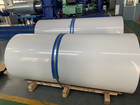Aluminium berkilau tinggi Lapisan berlapis putih PE berlapis lebar 2600mm digunakan di Otomotif