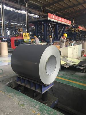 3D Tangan Merasa Kayu Pola Pola Paduan 3105 0.50mm tebal Lapisan Aluminium Lembar Koil Untuk Pintu Rana Rol Logam