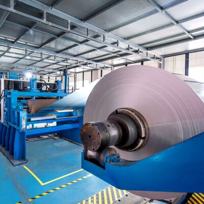 Aluminium Alloy 1060 Koil Aluminium Pendingin untuk LED Panas Sink. Ketebalan 1,0 ̊5,0 mm. Lebar 800 ̊1200 mm. Anodisasi Hitam atau Alami. Konduktivitas Termal Tinggi.